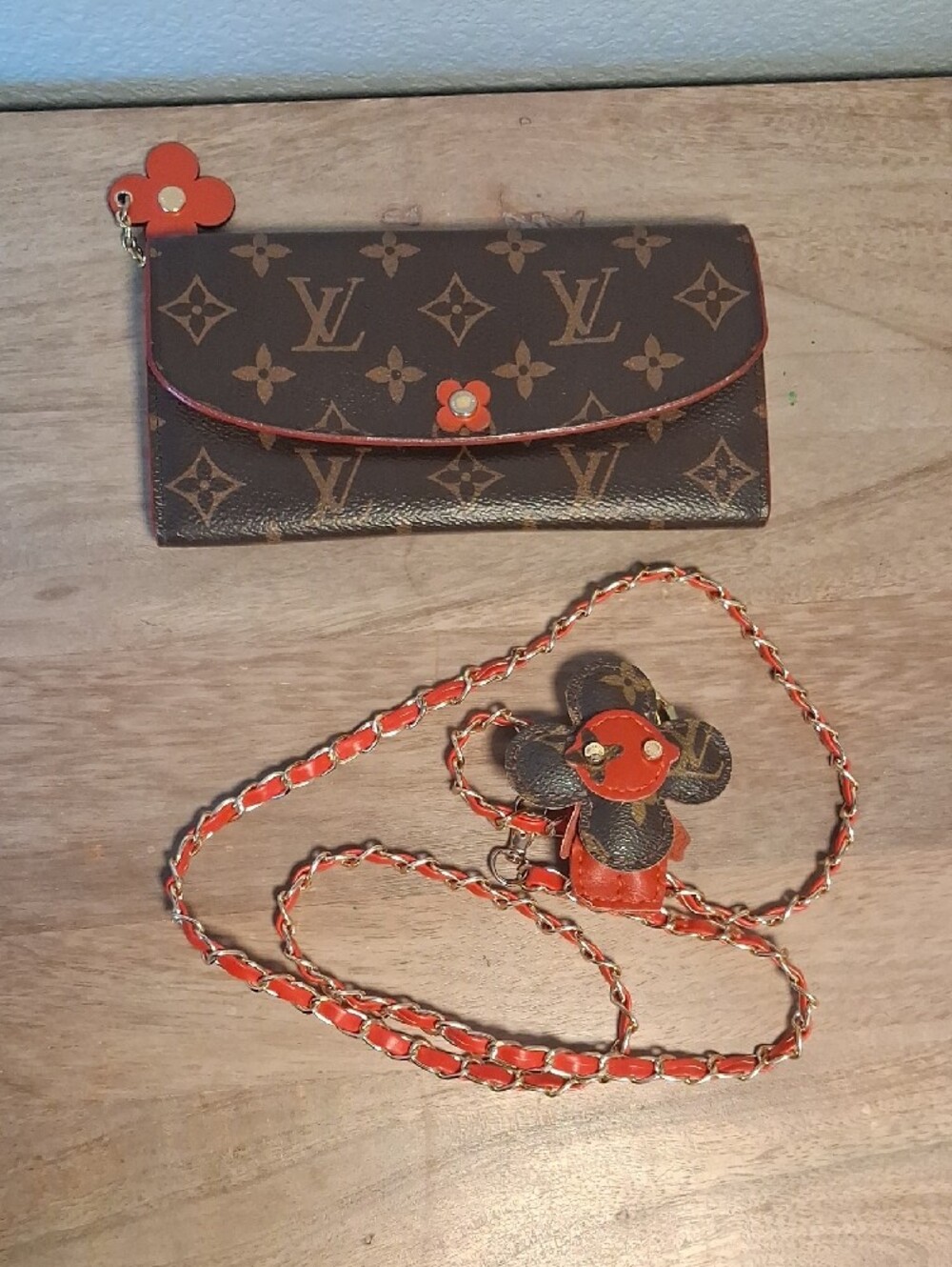 Louis Vuitton Monogram Wallet with Red Trim and added Chain - Picture 2 of 8
